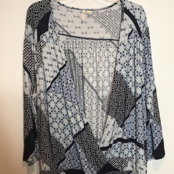 Cato Women’s Draped Wrap Geometric Long Sleeve Side Tie Blouse Top PLUS 22/24W - Picture 6 of 11